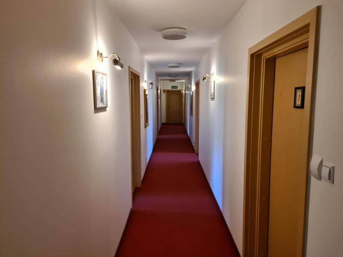 Hotel Zajazd Kultury, Dawniej Pocztowy Zielona Gora  Exterior photo